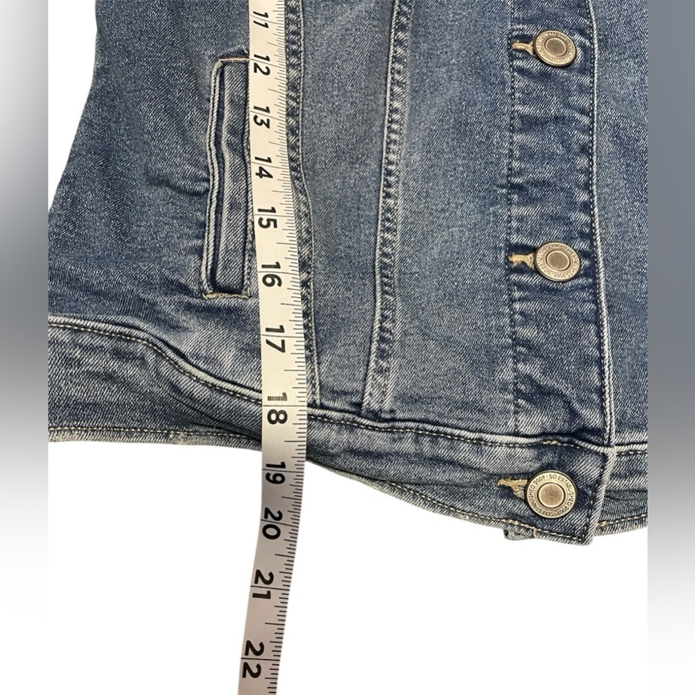 SO Blue Denim Button Front Distressed Jean Jacket Size Small Girl Juniors EUC - Picture 3 of 7